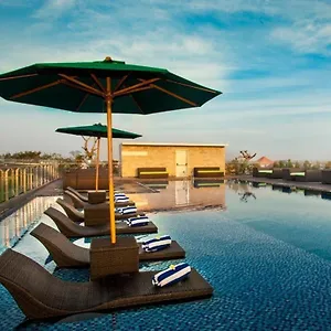 4* Otel Grand Sovereign Kuta Bali